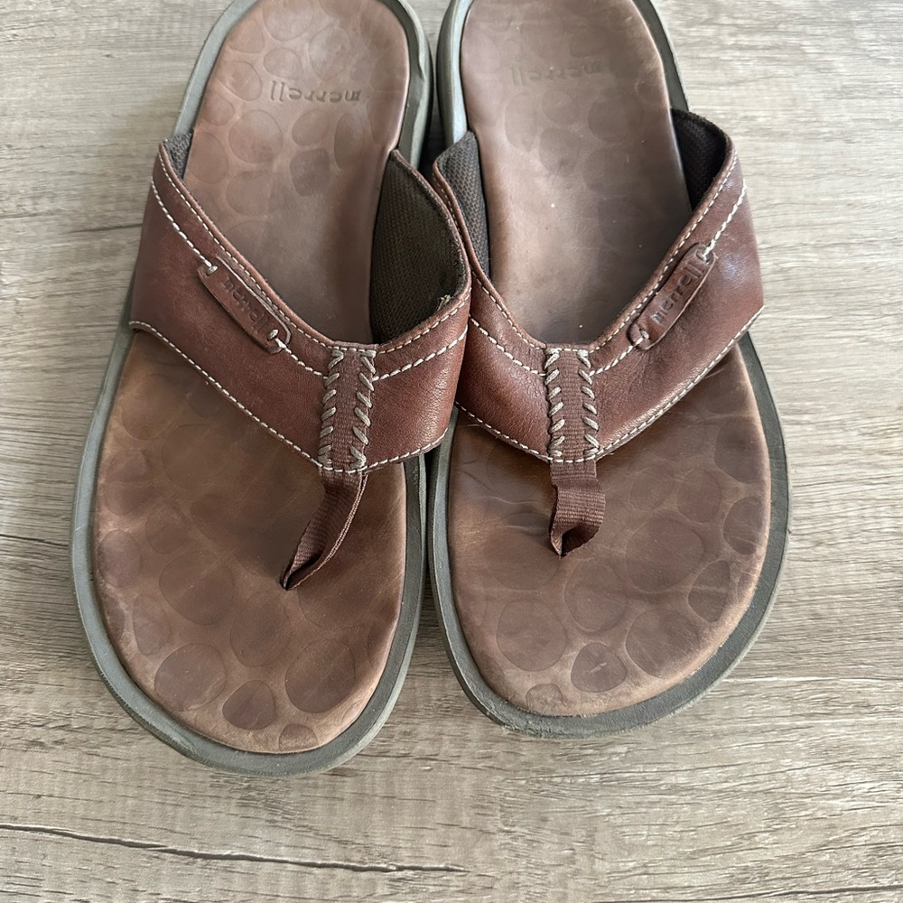 Merrell Men's Tan Flip-Flops
